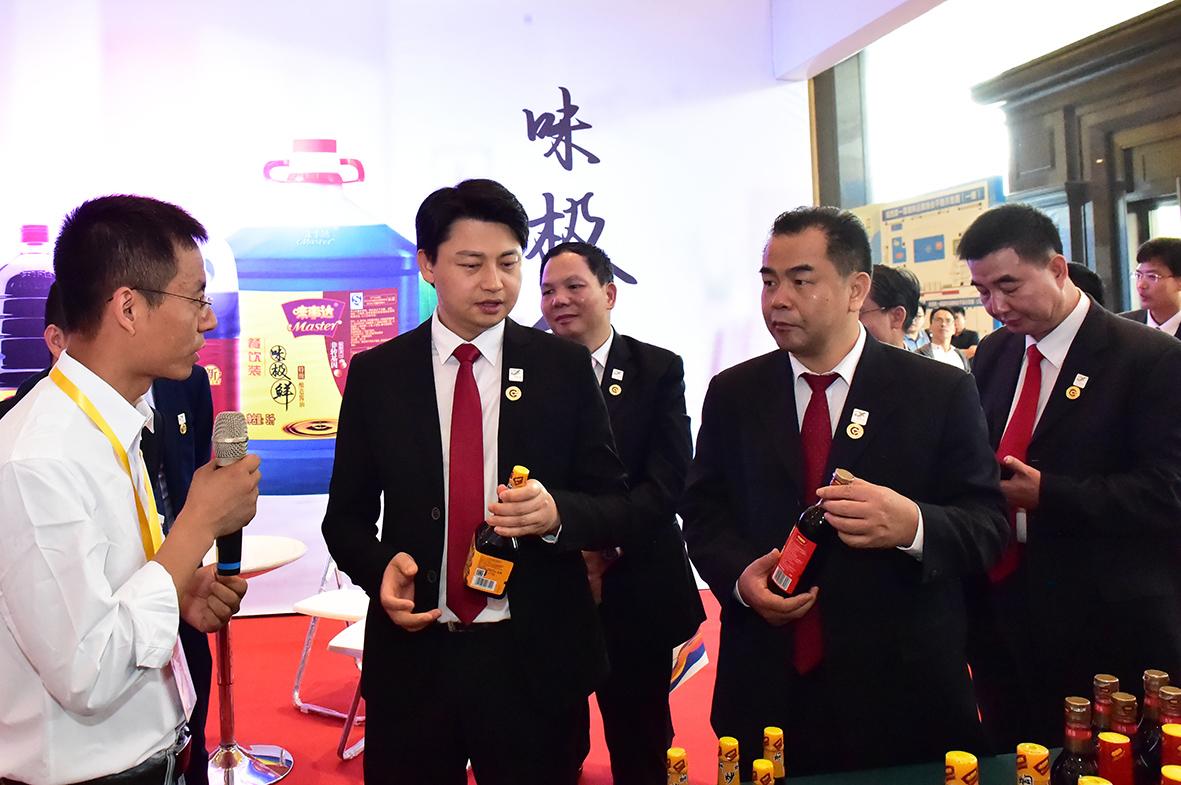 阳江,阳西(中),阳西县谭忠健(右二)在