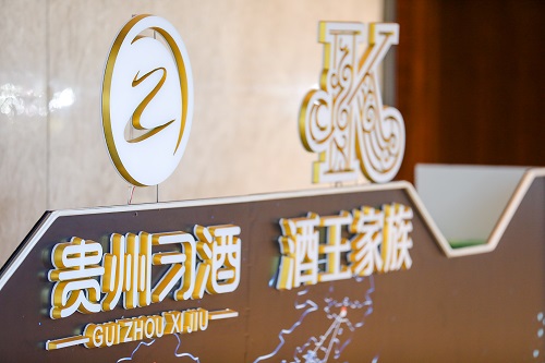 龙嵘1.jpg